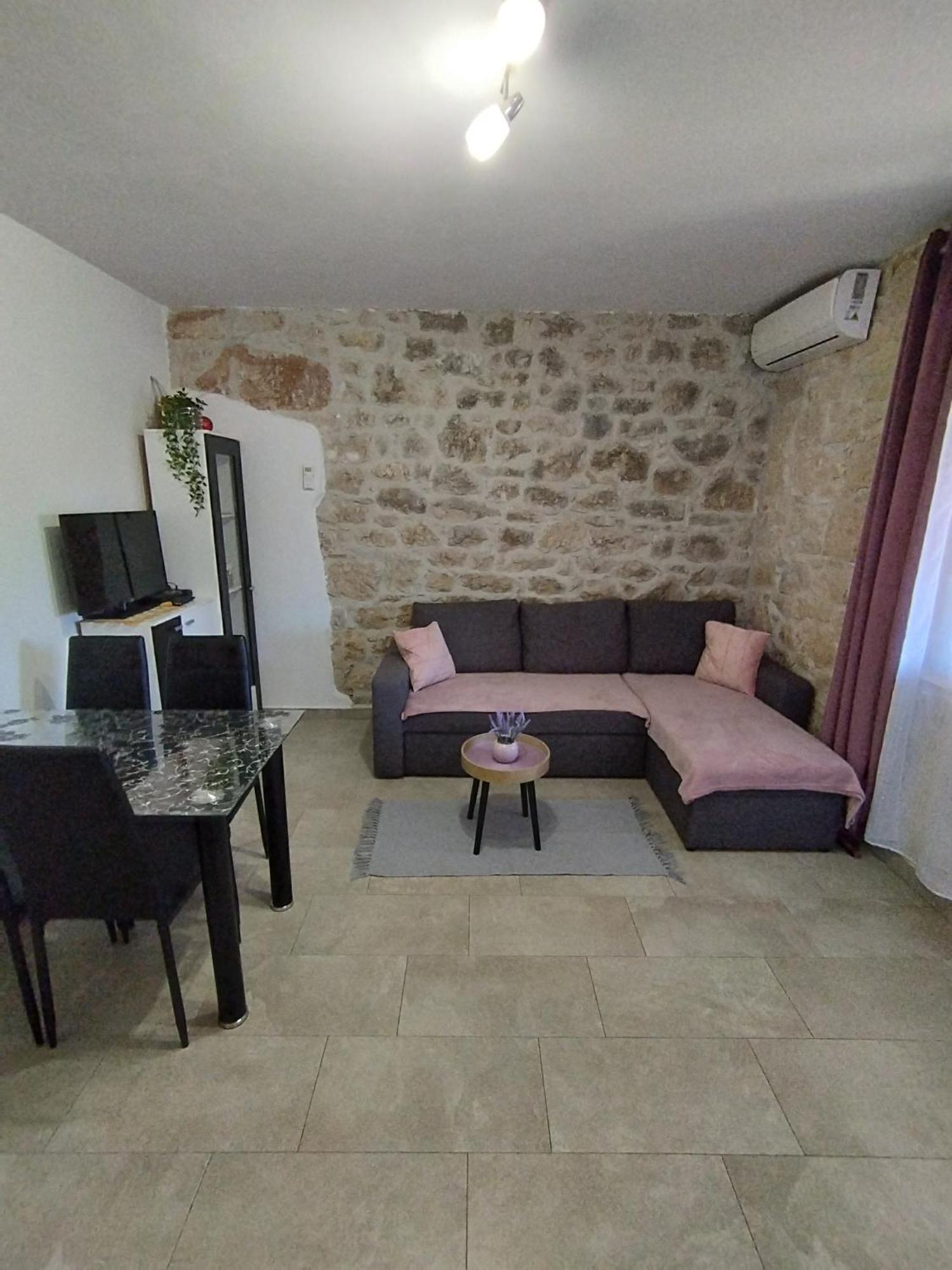 Apartmani Memic 100 M Do Plaze, Apartments Memic Only 100M From Beach Пореч Экстерьер фото