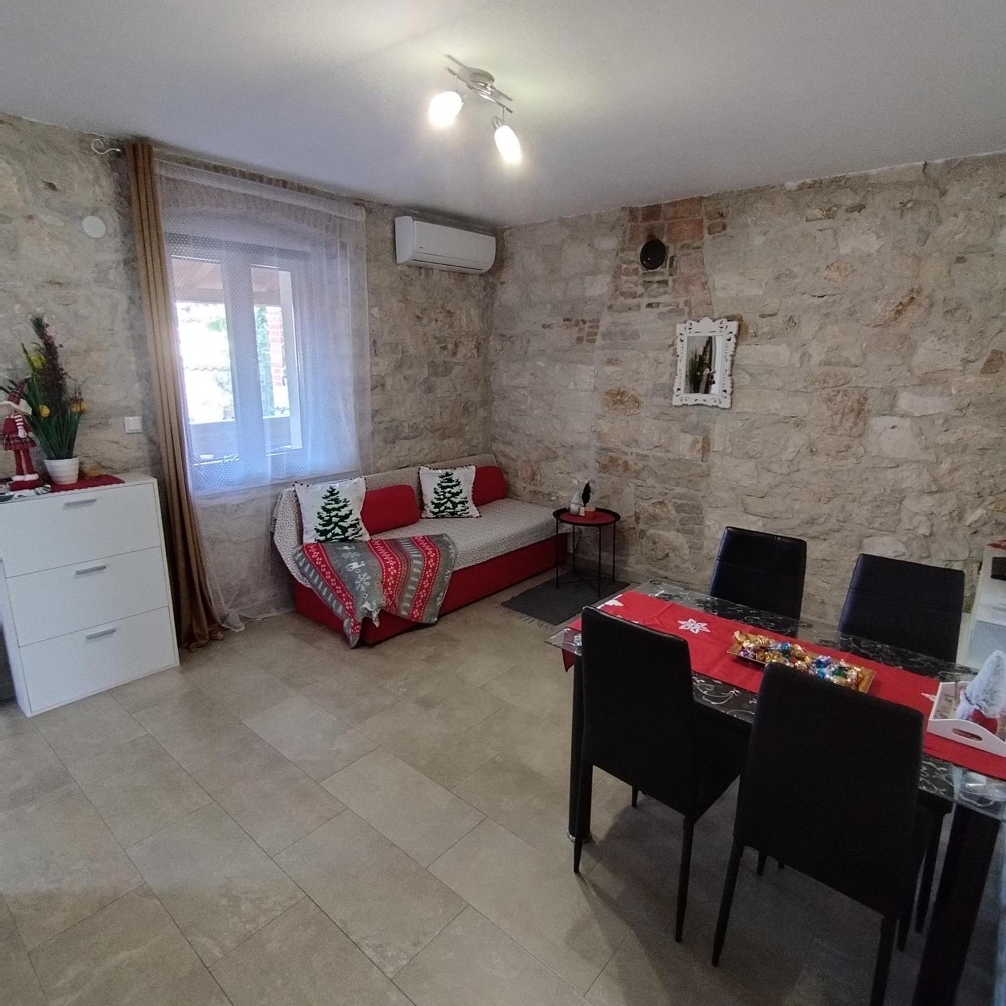 Apartmani Memic 100 M Do Plaze, Apartments Memic Only 100M From Beach Пореч Экстерьер фото