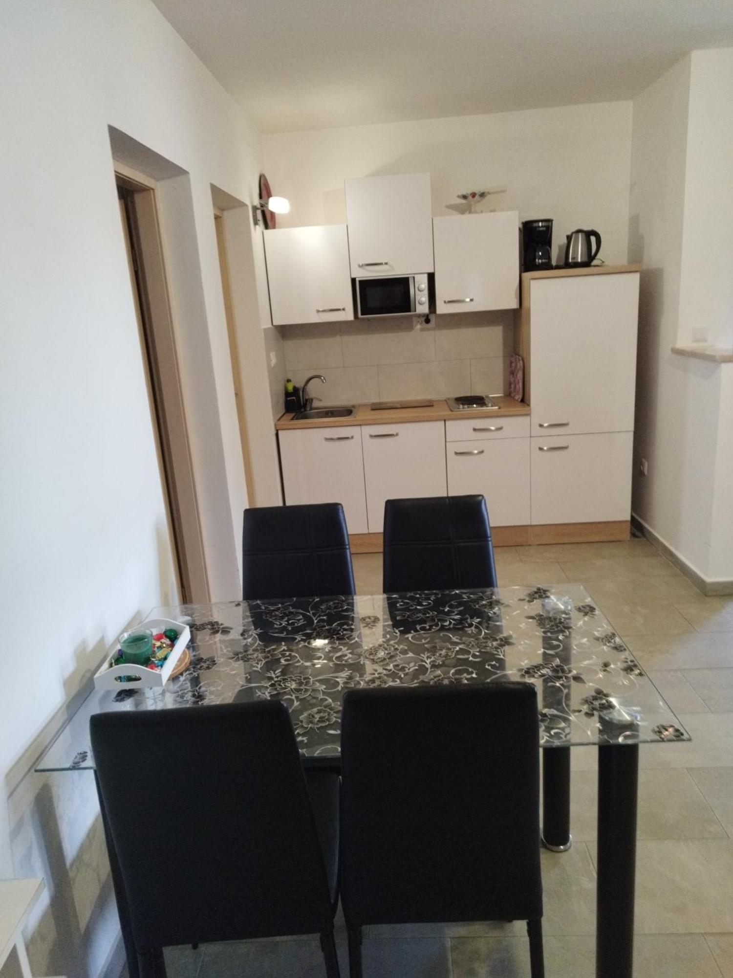 Apartmani Memic 100 M Do Plaze, Apartments Memic Only 100M From Beach Пореч Экстерьер фото