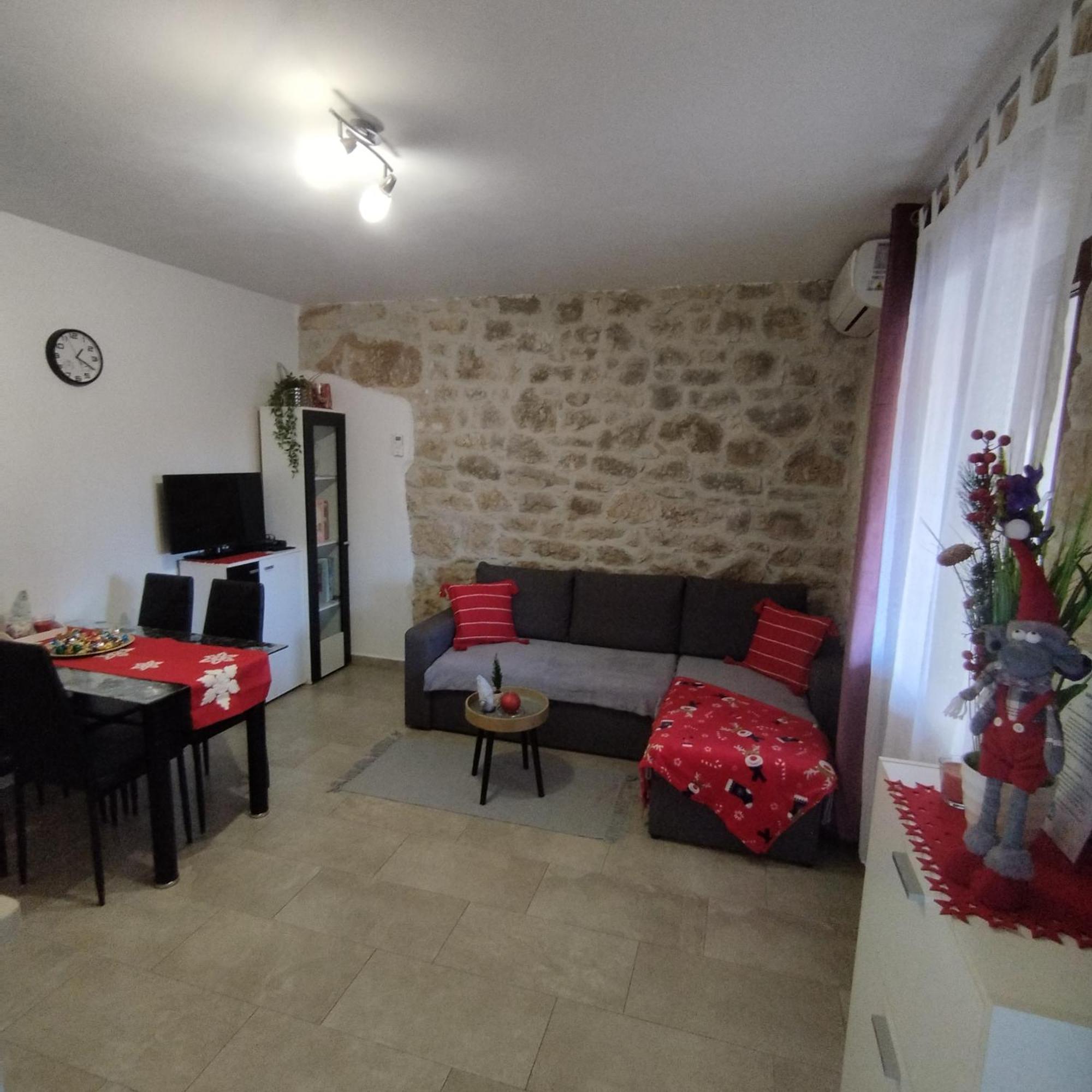 Apartmani Memic 100 M Do Plaze, Apartments Memic Only 100M From Beach Пореч Экстерьер фото
